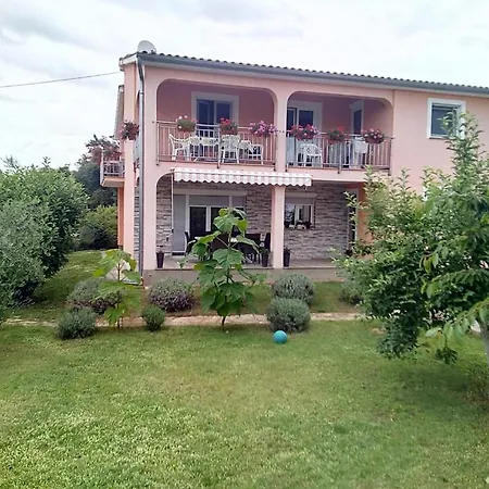 Appartement In With Balcony, Air Conditioning, W-lan, Washing Machine 3362-2