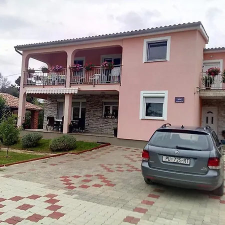 Appartement In With Balcony, Air Conditioning, W-lan, Washing Machine 3362-2 Poreč